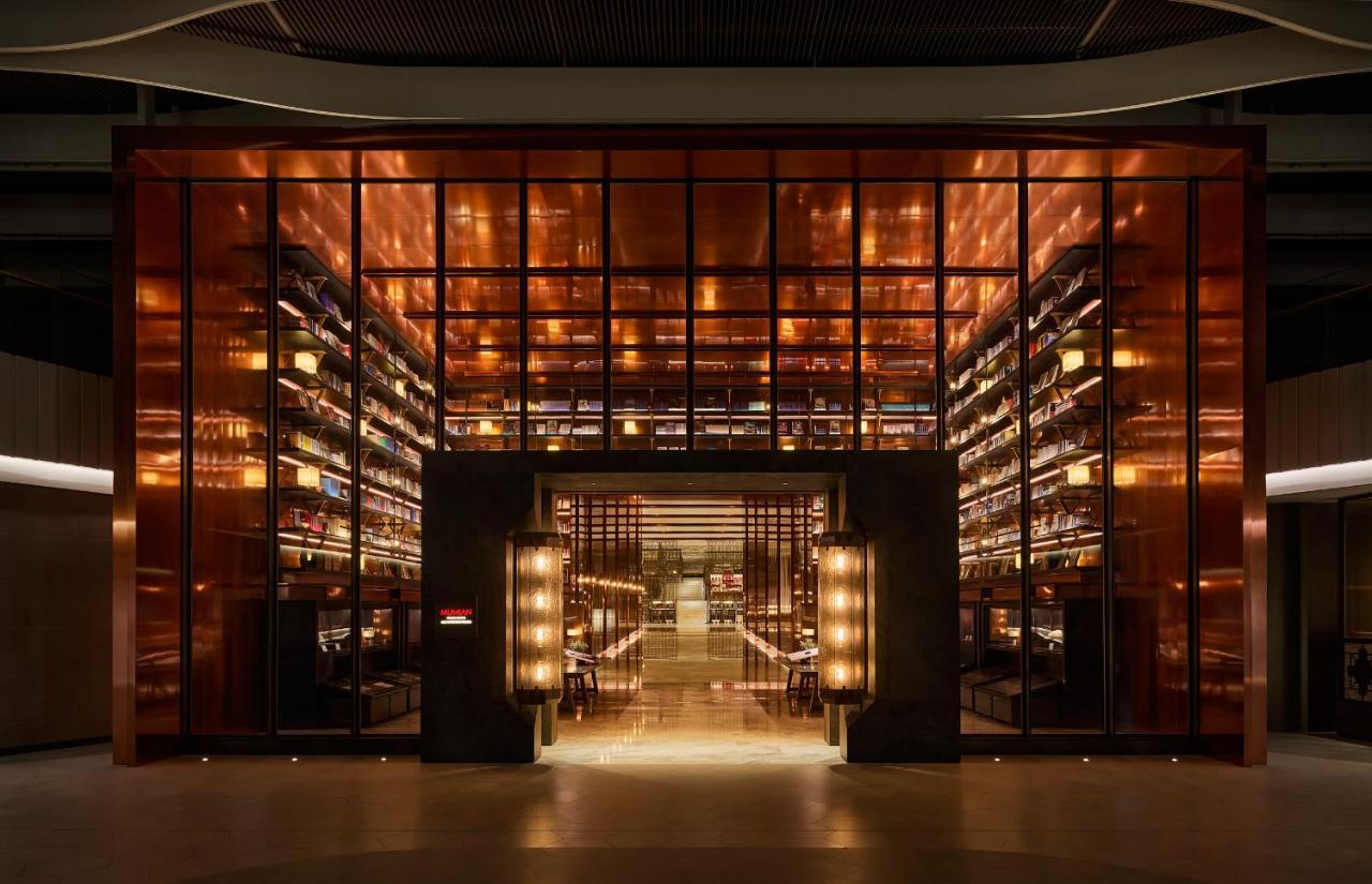 Mumian Beijing Daxing International Airport, Part Of Hyatt Hotel Buitenkant foto The Library at The Standard East Village